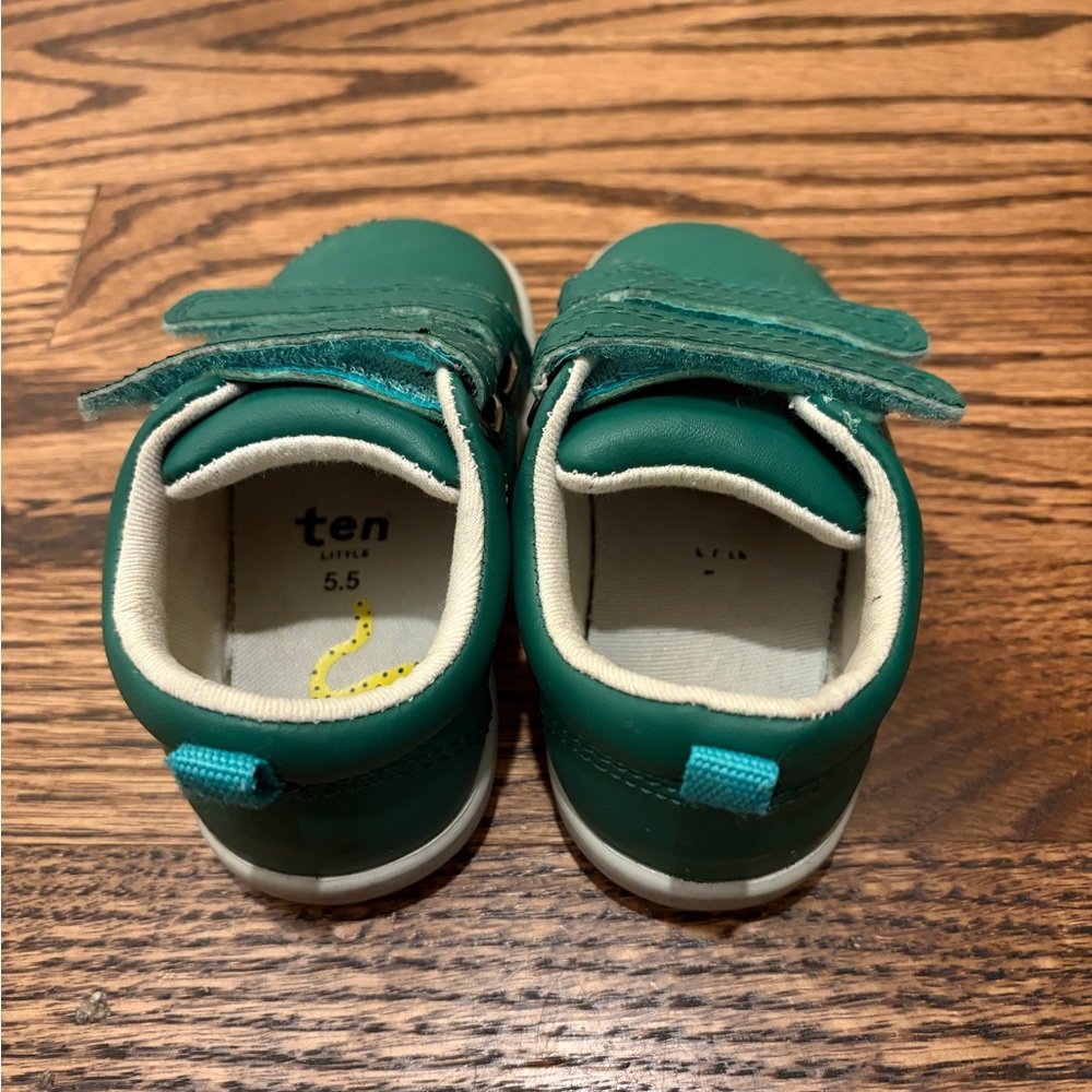 Ten Little Green Sneakers | 5.5 - Picture 2 of 5